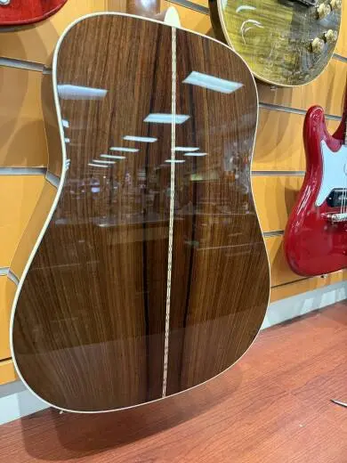 Martin Guitars - D-28 2017 2