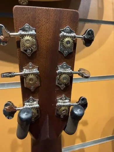 Martin Guitars - D-28 2017 2