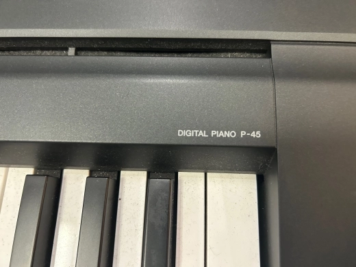 Yamaha - P45 B 2