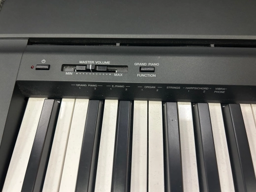 Yamaha - P45 B 3