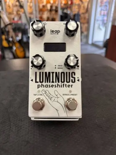 Alexander Luminous Phaseshifter