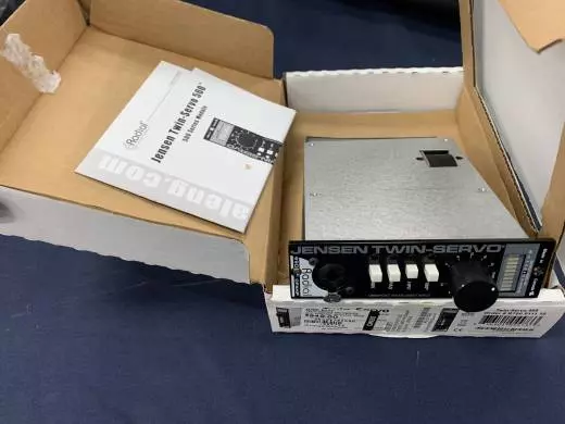 Store Special Product - Radial - R700 0111