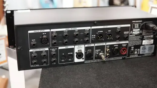 Line 6 - HELIX-RACK 2
