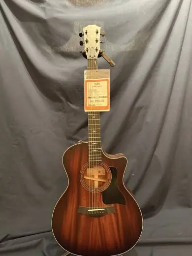 Taylor Guitars - 324CE V9