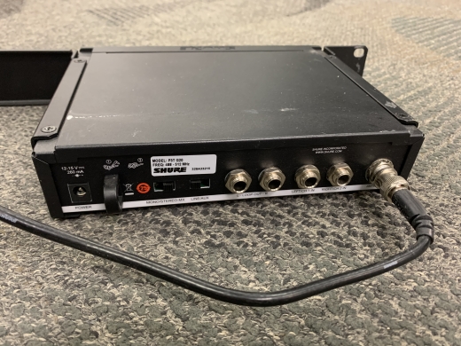 Shure PSM300 Wireless In-Ear System W/SE112-GR Earphones Shure PSM300 Wireless In-Ear System W/SE112-GR Earphones