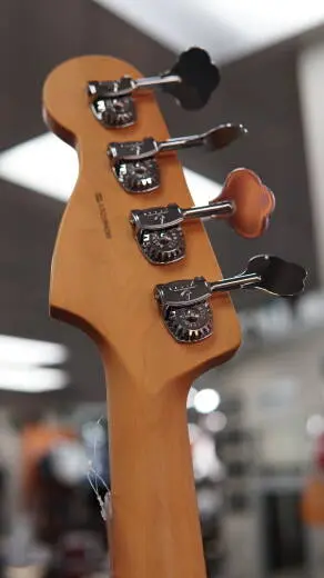 Fender - AM PRO II Precision Bass 2