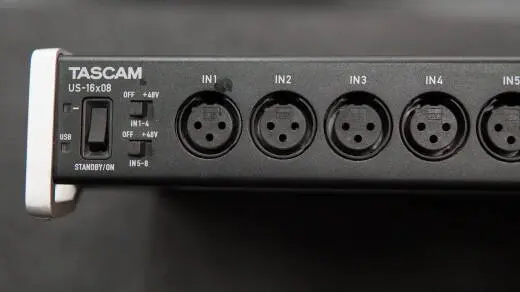 Tascam - US-16X08 2