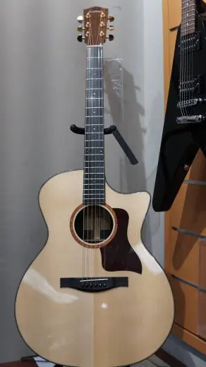 Eastman Guitars - AC722CE