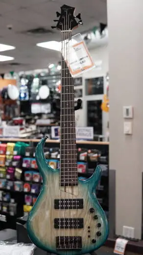 Sire - Marcus Miller M5 - 5 String