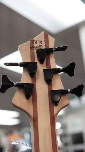 Sire - Marcus Miller M5 - 5 String 2