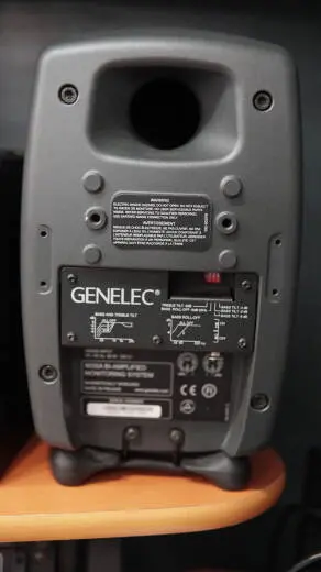 Genelec - 8030APM 2