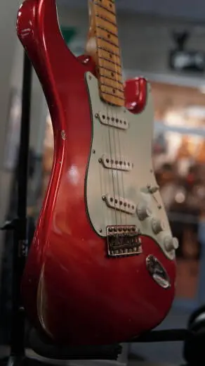 Fender Custom Shop - 58' Strat Faded Aged Candy Apple Red 2