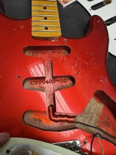 Fender Custom Shop - 58' Strat Faded Aged Candy Apple Red 2