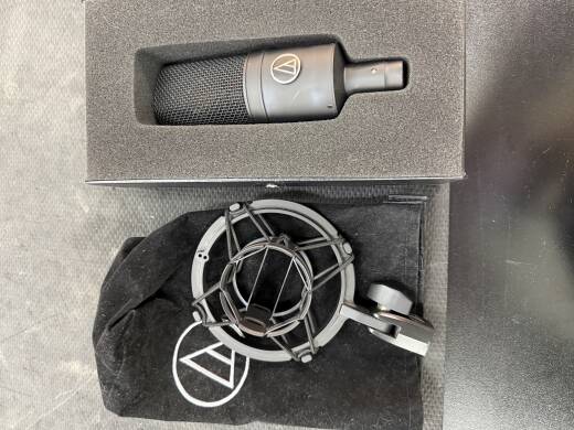 Audio-Technica AT4040 Condenser Microphone | Long & McQuade