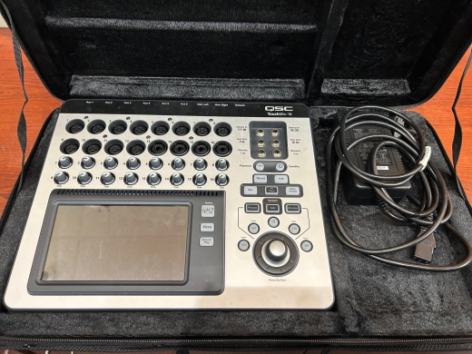 QSC - TOUCHMIX-16