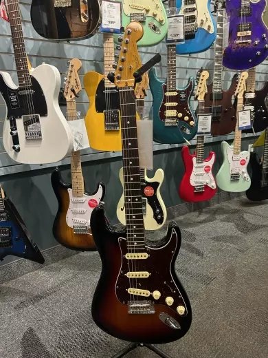 Fender - 011-3900-700