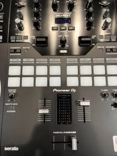 Pioneer DJ - DDJ-REV7 2