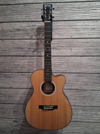 Martin Guitars - 000CJR-10E V1