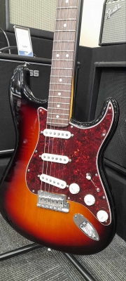 Fender - 011-3900-700