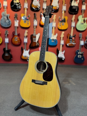 Store Special Product - Martin Guitars - D-35 V18