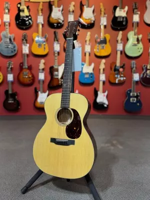 Martin Guitars - 000-18 2014