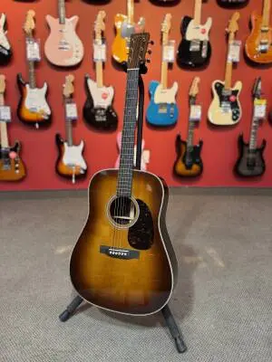 Martin Guitars - HD-28 AMBERTONE