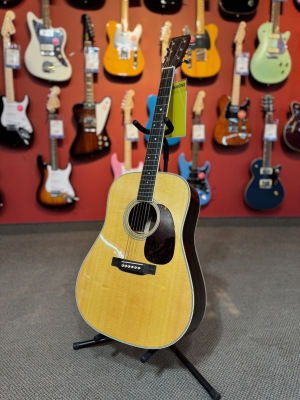 Store Special Product - Martin Guitars - D-35 V18