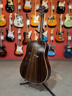 Store Special Product - Martin Guitars - D-35 V18