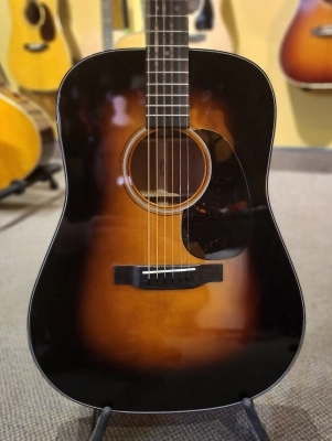 Martin Guitars - D-18 SUNBURST 2