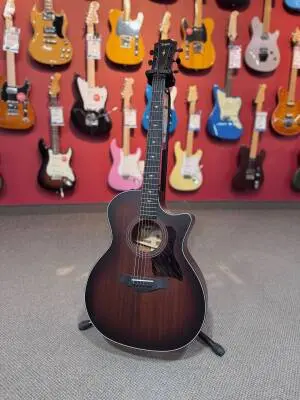 Taylor Guitars - 324CE