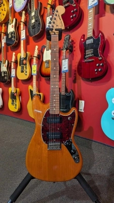 Fender -  MUSTANG 90