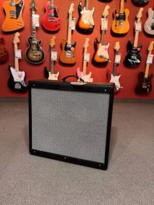 Fender - HOT ROD DEVILLE 410 III BLACK