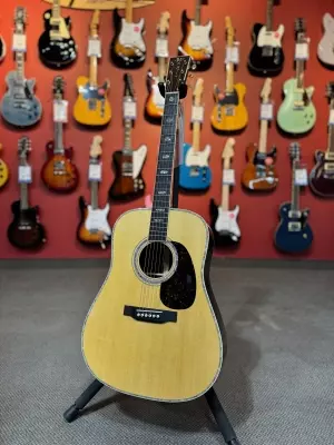 Martin Guitars - D-41 V18