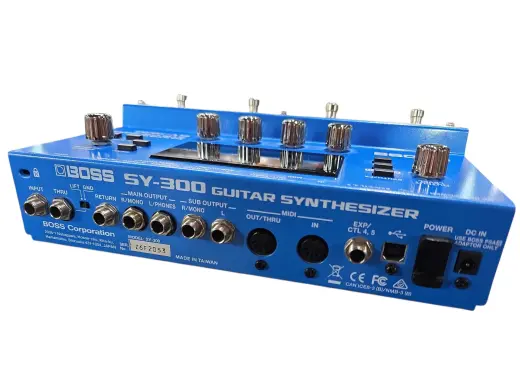Boss SY-300 Guitar Synthesizer 2
