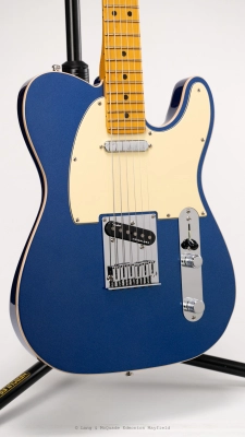 Fender - American Ultra Telecaster, Maple Fingerboard - Cobra Blue 2