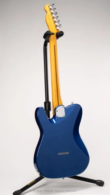 Fender - American Ultra Telecaster, Maple Fingerboard - Cobra Blue 4
