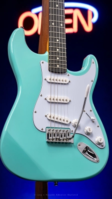 Oscar Schmidt - OS-300 Electric Guitar - Seafoam Green 2