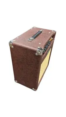 Johnson T15-R Guitar Amplifier 2