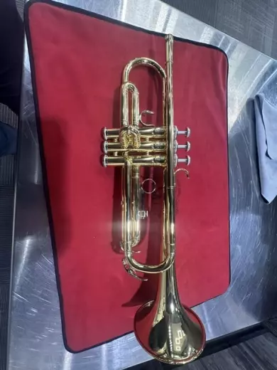 Yamaha Band - Standard Trumpet Gold Lacquer 2