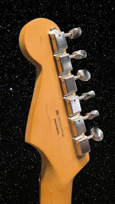 Fender Nebula Noir 70th Anniversary Strat 2