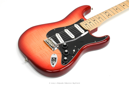 Fender - Player Stratocaster Plus Top Maple - Aged Cherry Burst w/ Gigbag 2