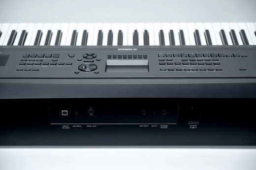 Yamaha - DGX670 88-Key Digital Piano - Black 2