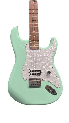 Store Special Product - Fender Tom Delonge Stratocaster HT