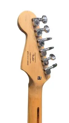 Squier Deluxe Stratocaster - Pearl White Metallic 2