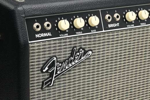 Fender - Custom Vibrolux Reverb 2