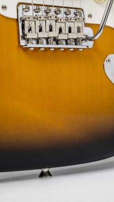 Fender - JV Modified '50s Stratocaster HSS, Maple Fingerboard - 2-colour Sunburst 2