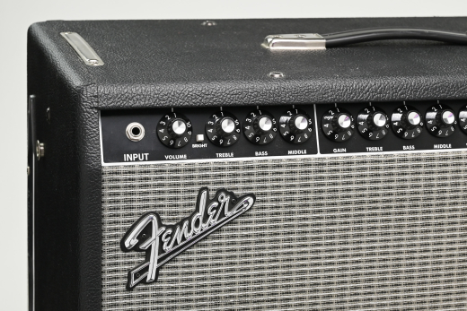 Fender - Twin Amp w/ Footswitch 2