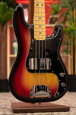 Fender - '78 Precision Bass - 3-Tone Sunburst 2