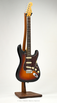 Fender - American Professional II Stratocaster, Rosewood Fingerboard - 3-Colour Sunburst 2