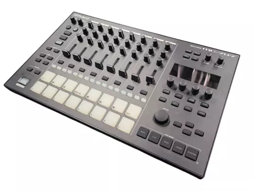 Roland - MC-707 2